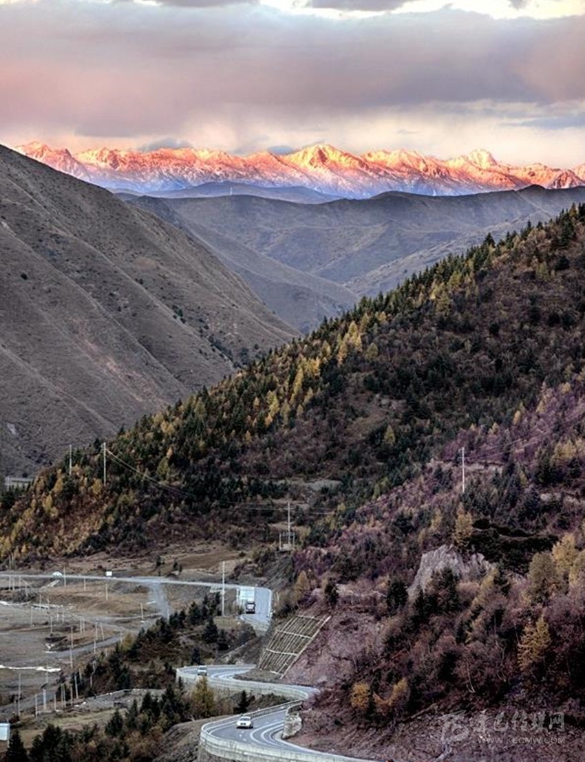 公路都這么美，你在川西高原到底錯過了多少風(fēng)景？