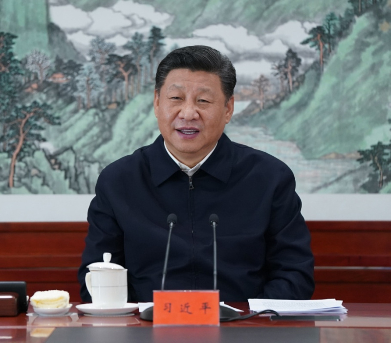 2016年2月19日，習(xí)近平總書記在中央電視臺(tái)總控中心同工作人員親切握手。