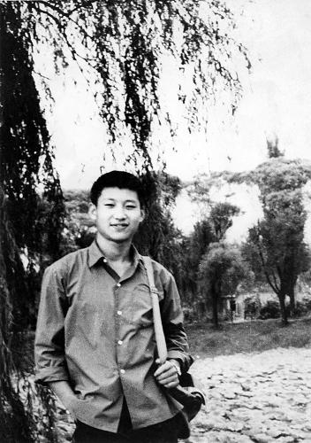 這是1972年，插隊回京探親時的習近平。