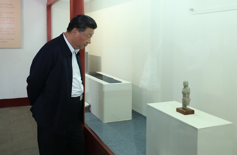 2021年5月12日，習(xí)近平總書記在南陽市考察東漢醫(yī)學(xué)家張仲景的墓祠紀(jì)念地醫(yī)圣祠。 